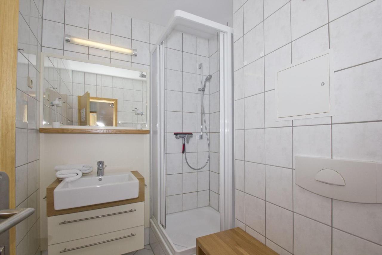 Haus Blick zur See FeWo 06 Gartennutzung, Meerblick, Sauna- und Schwimmbadnutzung im AHOI Sellin Goehren  Exterior foto