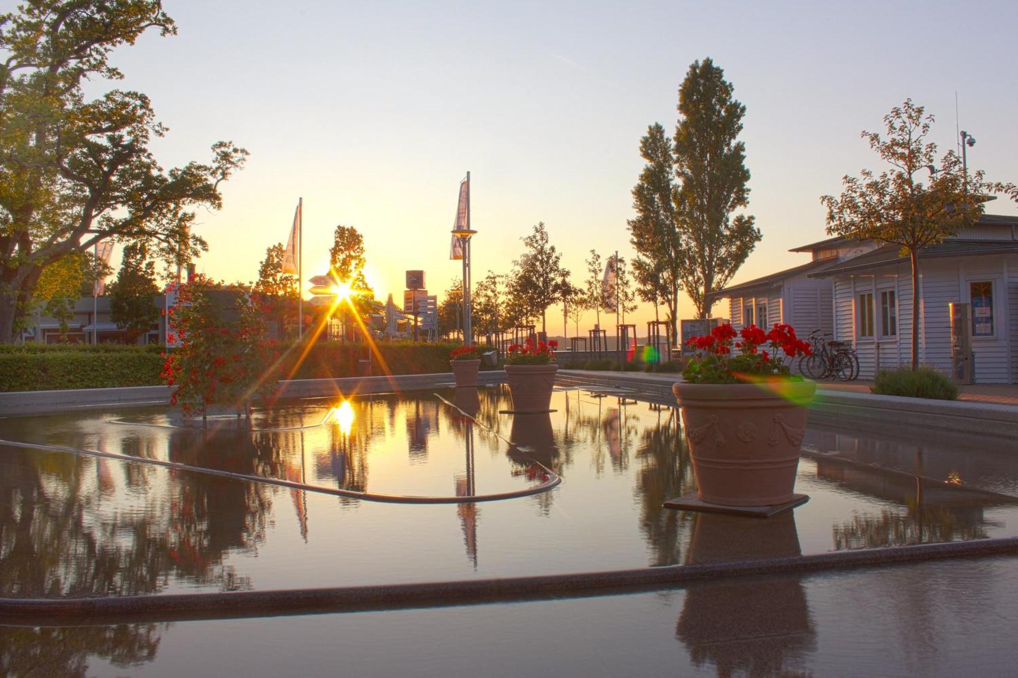 Haus Blick zur See FeWo 06 Gartennutzung, Meerblick, Sauna- und Schwimmbadnutzung im AHOI Sellin Goehren  Exterior foto